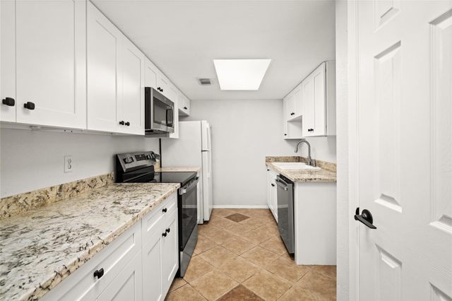 2238 S Piney Point Road 102, Houston, TX 77063