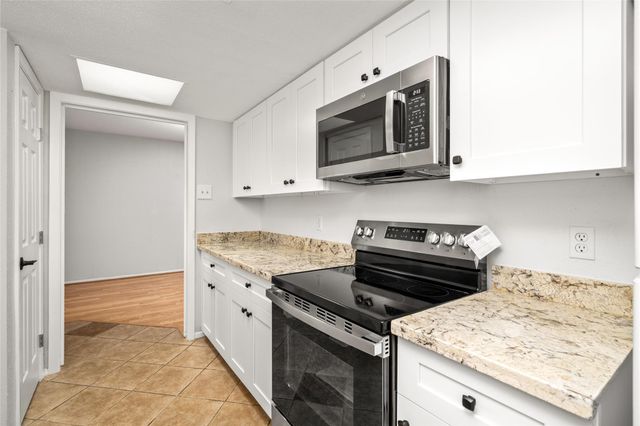 2238 S Piney Point Road 102, Houston, TX 77063