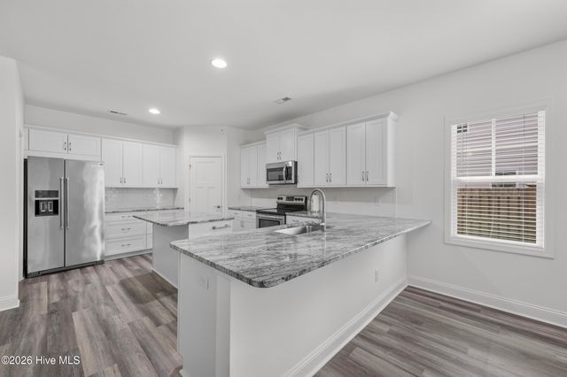 604 Jasmine Way, Burgaw, NC 28425