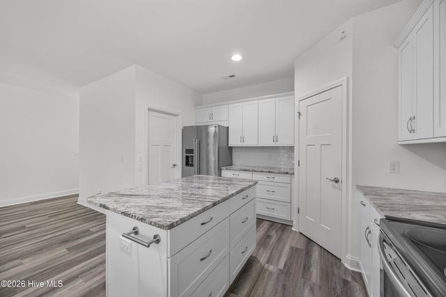 604 Jasmine Way, Burgaw, NC 28425