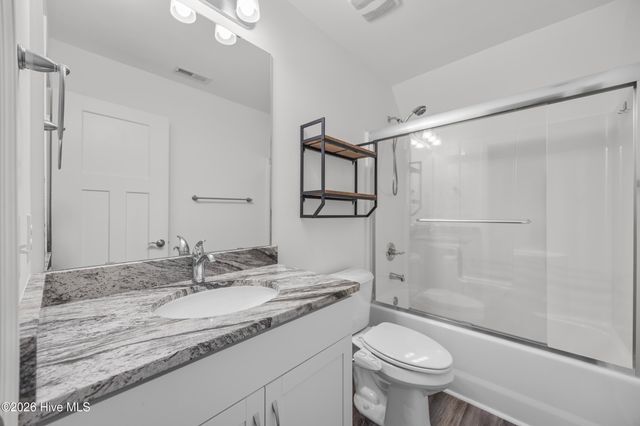 604 Jasmine Way, Burgaw, NC 28425