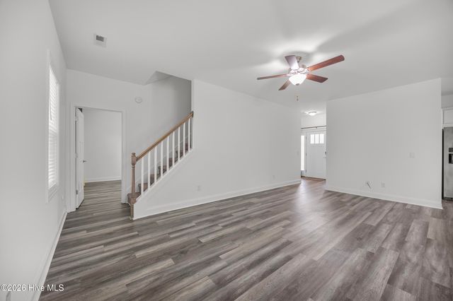 604 Jasmine Way, Burgaw, NC 28425