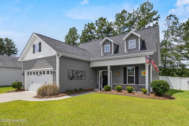 604 Jasmine Way, Burgaw, NC 28425