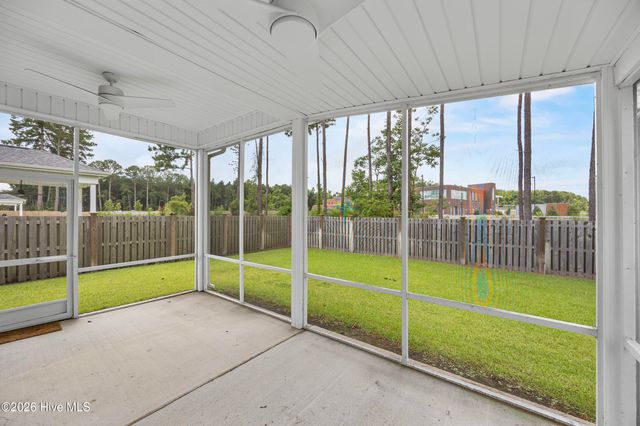 604 Jasmine Way, Burgaw, NC 28425