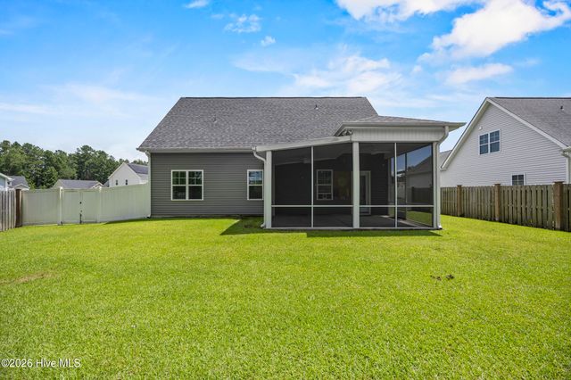 604 Jasmine Way, Burgaw, NC 28425