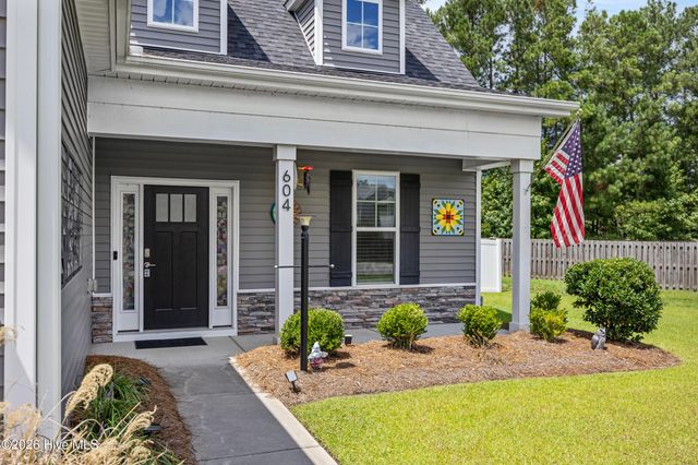 604 Jasmine Way, Burgaw, NC 28425