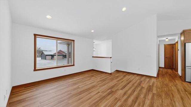 2163 Hadley Hills Drive NE, Rochester, MN 55906