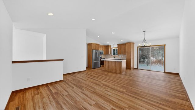 2163 Hadley Hills Drive NE, Rochester, MN 55906