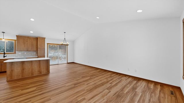 2163 Hadley Hills Drive NE, Rochester, MN 55906