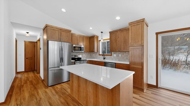 2163 Hadley Hills Drive NE, Rochester, MN 55906