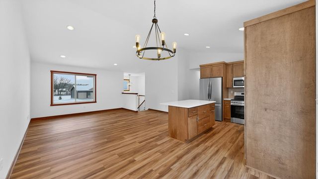 2163 Hadley Hills Drive NE, Rochester, MN 55906