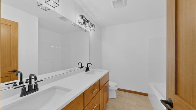 2163 Hadley Hills Drive NE, Rochester, MN 55906