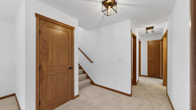 2163 Hadley Hills Drive NE, Rochester, MN 55906