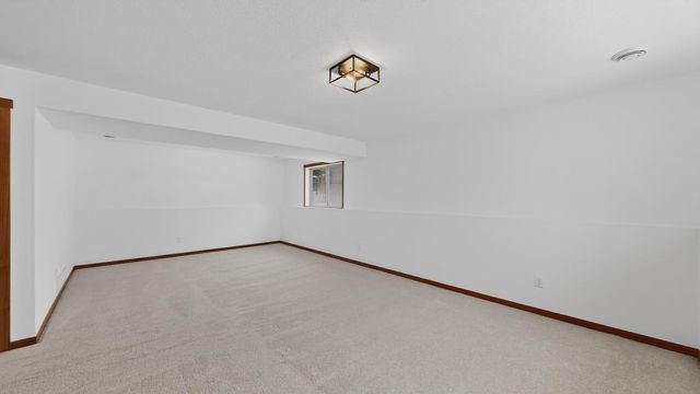 2163 Hadley Hills Drive NE, Rochester, MN 55906