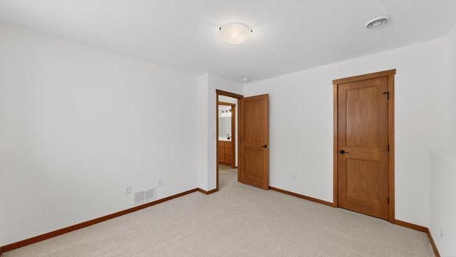 2163 Hadley Hills Drive NE, Rochester, MN 55906