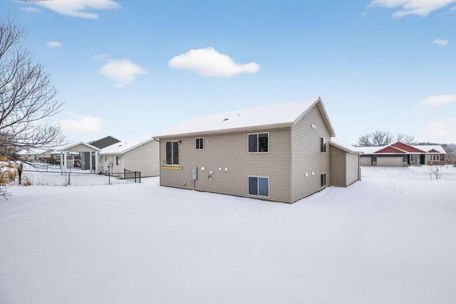 2163 Hadley Hills Drive NE, Rochester, MN 55906