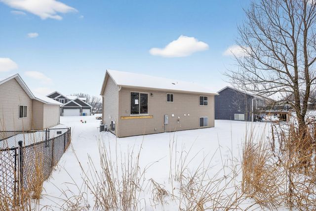 2163 Hadley Hills Drive NE, Rochester, MN 55906