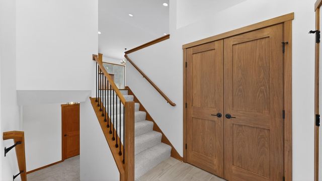 2163 Hadley Hills Drive NE, Rochester, MN 55906