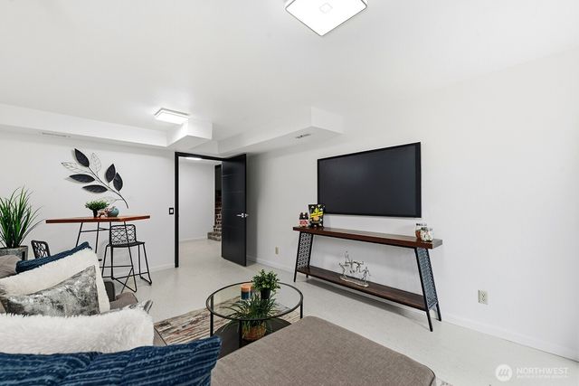 13133 66th Place NE, Kirkland, WA 98034