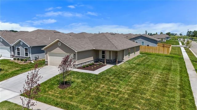 20206 W 195th Street, Spring Hill, KS 66083