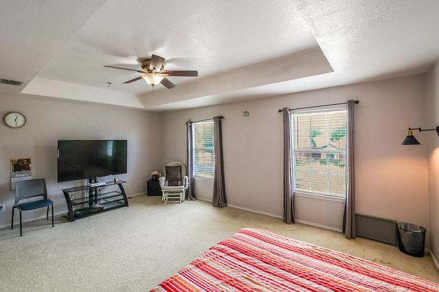 2812 N Hampton Drive, Grand Prairie, TX 75052