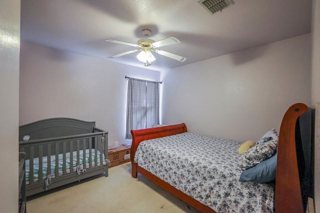 2812 N Hampton Drive, Grand Prairie, TX 75052