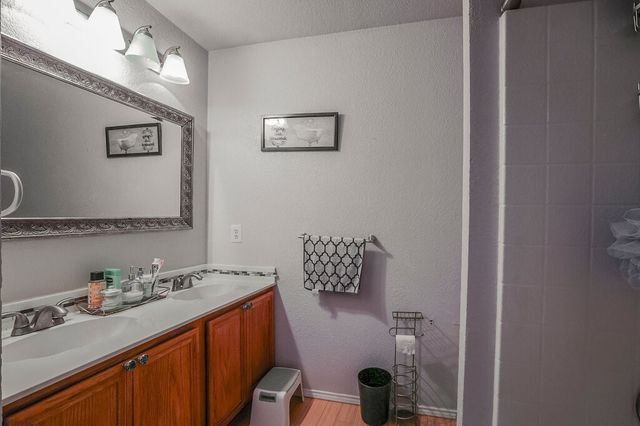2812 N Hampton Drive, Grand Prairie, TX 75052