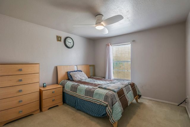 2812 N Hampton Drive, Grand Prairie, TX 75052