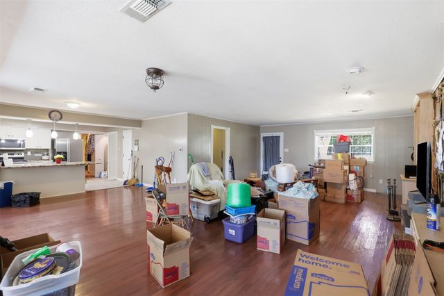1913 Austin Aisle, Tool, TX 75143