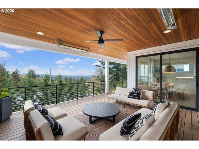 3724 Sw HILLSIDE Dr, Portland, OR 97221