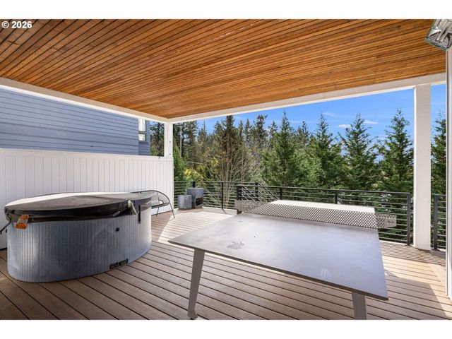 3724 Sw HILLSIDE Dr, Portland, OR 97221