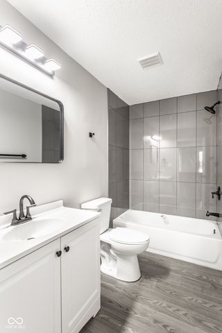 8006 Ithaca Way, Indianapolis, IN 46239