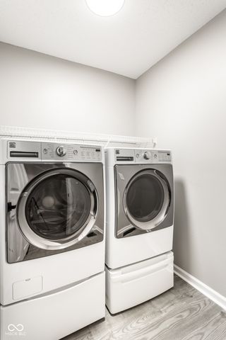 8006 Ithaca Way, Indianapolis, IN 46239