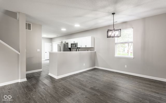8006 Ithaca Way, Indianapolis, IN 46239