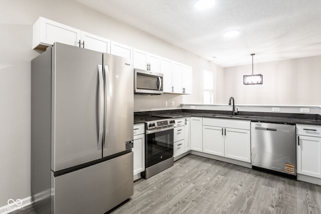 8006 Ithaca Way, Indianapolis, IN 46239