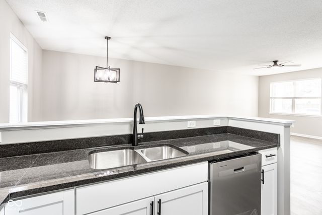 8006 Ithaca Way, Indianapolis, IN 46239