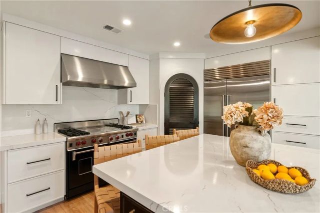 425 Tustin Avenue, Newport Beach, CA 92663