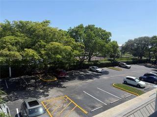 731 N Pine Island Rd 306, Plantation, FL 33324