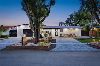 1721 NW 114th Ave, Pembroke Pines, FL 33026