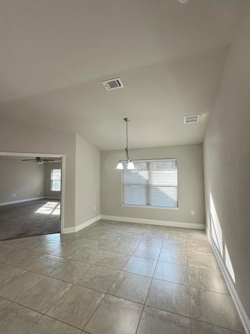 670 Red Fern Road, Crestview, FL 32536