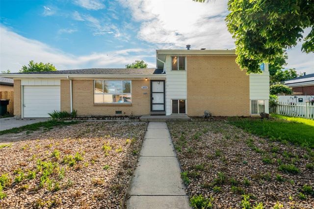 3055 Carson Street, Aurora, CO 80011