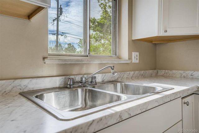 3055 Carson Street, Aurora, CO 80011