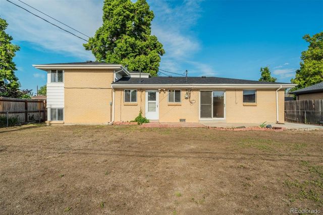 3055 Carson Street, Aurora, CO 80011