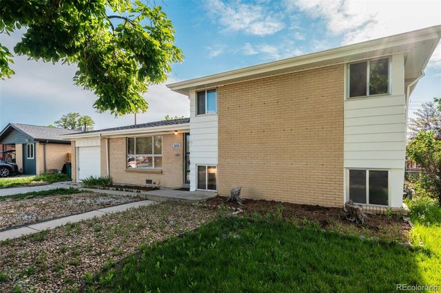 3055 Carson Street, Aurora, CO 80011