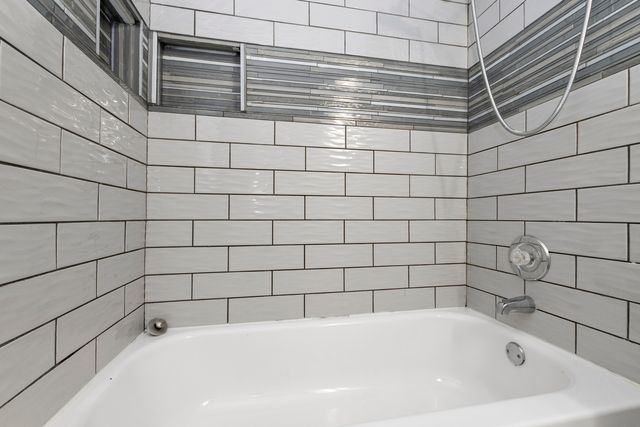2210 Country Club Drive 2, Woodridge, IL 60517