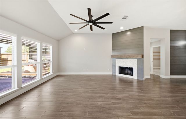 5217 High Bank Dr, Corpus Christi, TX 78413