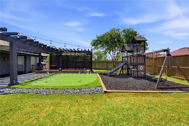 5217 High Bank Dr, Corpus Christi, TX 78413