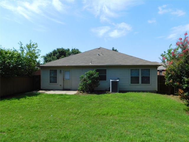 8613 Sagebrush Trail, Cross Roads, TX 76227