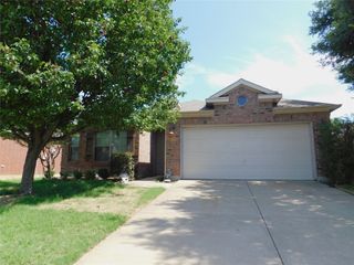 8613 Sagebrush Trail, Cross Roads, TX 76227