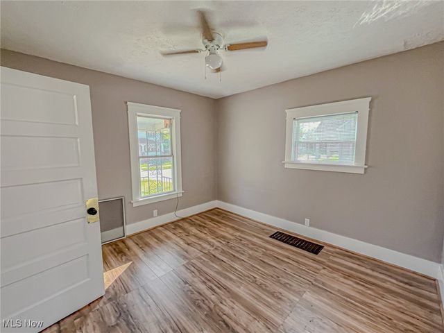 1504 W 19th Street, Lorain, OH 44052